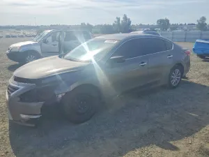 Nissan Altima 2.5L 4 2015