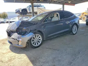 Tesla Model X 2018
