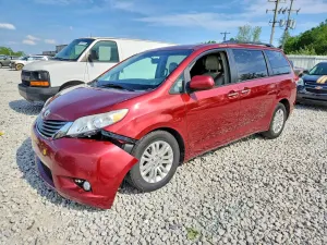 Toyota Sienna 3.5L 6 2014