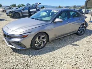 Hyundai Elantra 2.0L 4 2025