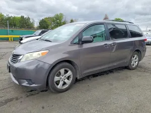 Toyota Sienna 3.5L 6 2011