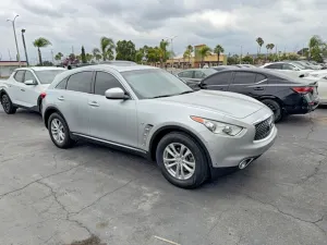 Infiniti QX70 3.7L 6 2017