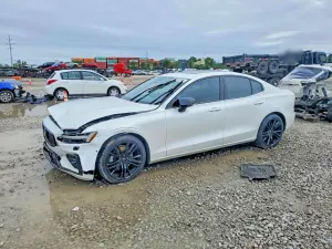 Volvo S60 2.0L 4 2024