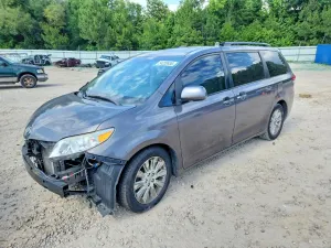 Toyota Sienna 3.5L 6 2011
