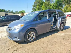 Toyota Sienna 3.5L 6 2014