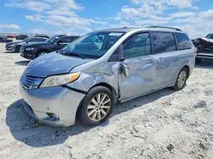 Toyota Sienna 3.5L 6 2011