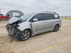 Toyota Sienna 3.5L 6 2011