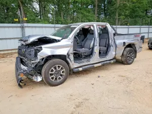 Toyota Tundra 5.7L 8 2021