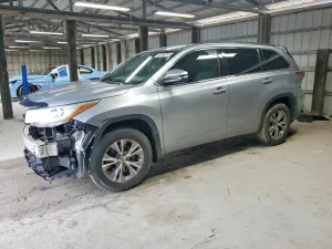 Toyota Highlander 3.5L 6 2015