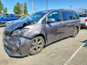 Toyota Sienna 3.5L 6 2020