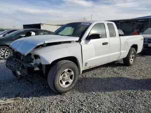 Dodge Dakota 3.7L 6 2005