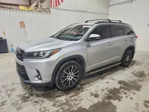 Toyota Highlander 3.5L 6 2017