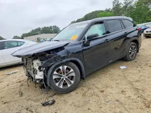 Toyota Highlander 3.5L 6 2022