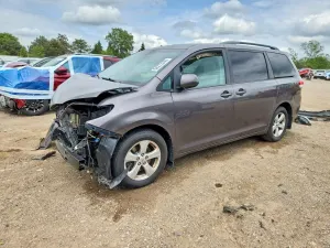 Toyota Sienna 3.5L 6 2012