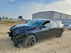 Hyundai Elantra 2.0L 4 2026