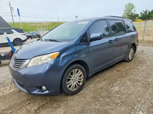 Toyota Sienna 3.5L 6 2014