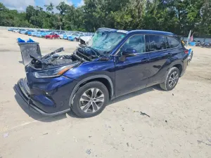 Toyota Highlander 3.5L 6 2021