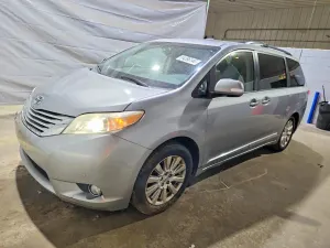 Toyota Sienna 3.5L 6 2013