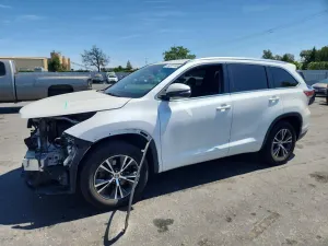 Toyota Highlander 3.5L 6 2016