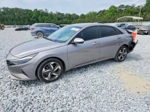 Hyundai Elantra 2.0L 4 2023