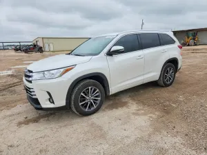 Toyota Highlander 3.5L 6 2017