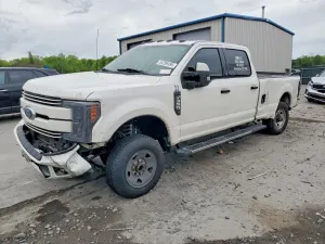 Ford F-350 6.7L 8 2017
