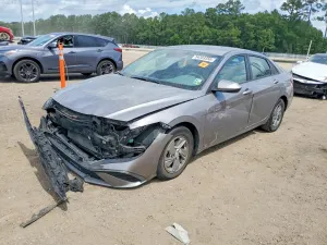 Hyundai Elantra 2.0L 4 2024