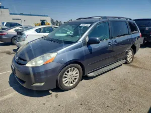 Toyota Sienna 3.5L 6 2010