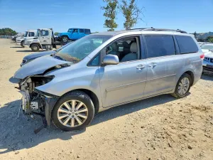 Toyota Sienna 3.5L 6 2014