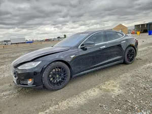 Tesla Model S 2013