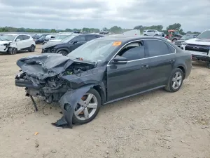 Volkswagen Passat 2.0L 4 2013