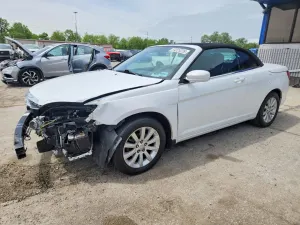 Chrysler 200 2.4L 4 2013