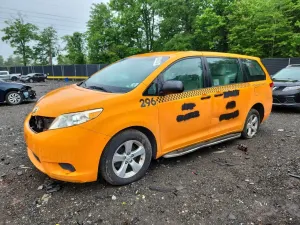 Toyota Sienna 3.5L 6 2014