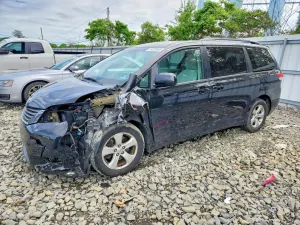 Toyota Sienna 3.5L 6 2014