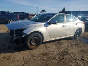 Nissan Altima 2.5L 4 2019
