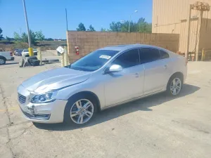 Volvo S60 2.0L 4 2015