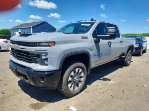 Chevrolet Silverado 1500 6.6L 8 2025