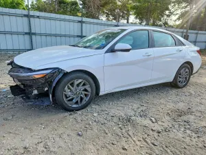 Hyundai Elantra 2.0L 4 2024