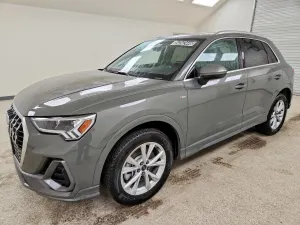 Audi Q3 2.0L 4 2025