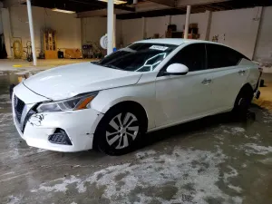 Nissan Altima 2.5L 4 2020