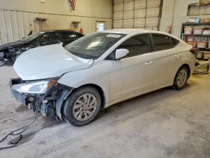 Hyundai Elantra 2.0L 4 2019