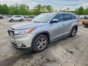 Toyota Highlander 3.5L 6 2015