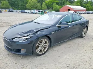 Tesla Model S 2015
