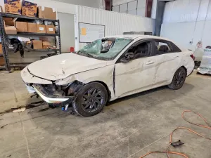 Hyundai Elantra 2.0L 4 2024