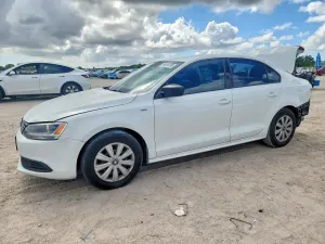 Volkswagen Jetta 2.0L 4 2014