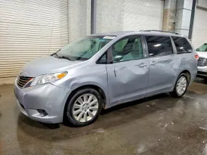 Toyota Sienna 3.5L 6 2011