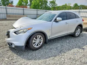 Infiniti QX70 3.7L 6 2014