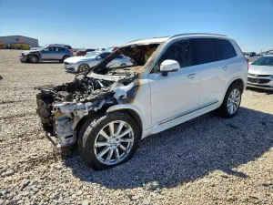 Volvo XC90 2.0L 4 2016