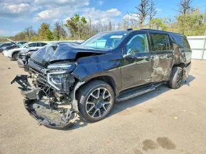 Chevrolet Suburban 5.3L 8 2025