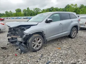 Toyota Highlander 3.5L 6 2015